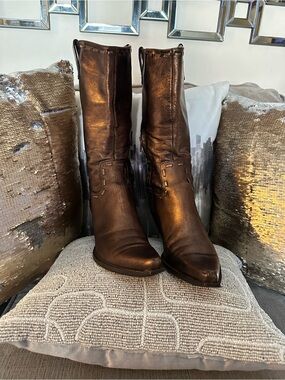BCBGM Gorls Metallic Brown Leather Accent Pillow Display